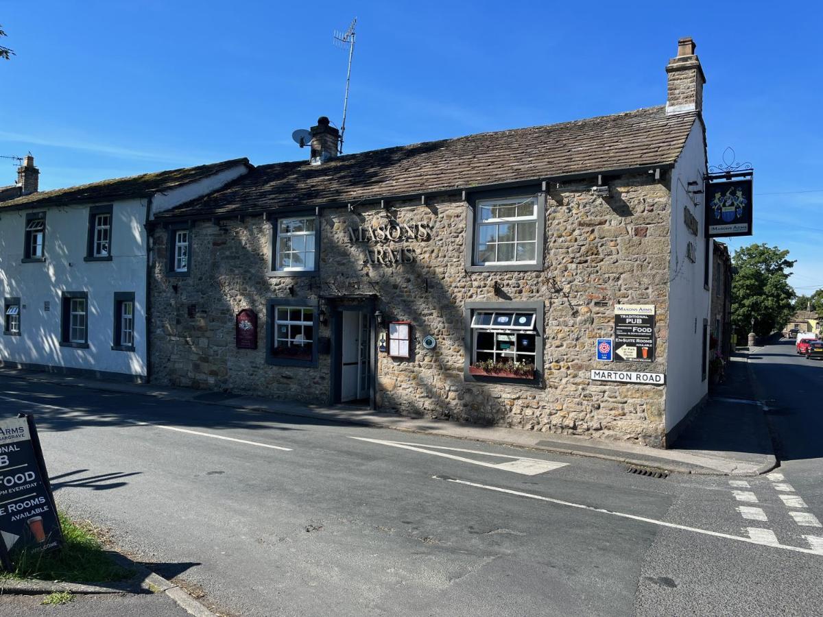 Masons Arms Hotel Gargrave Eksteriør billede