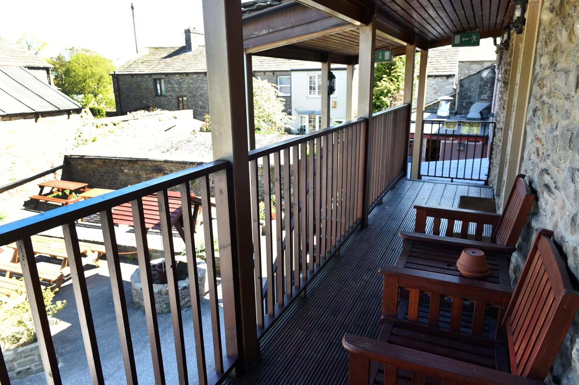 Masons Arms Hotel Gargrave Eksteriør billede
