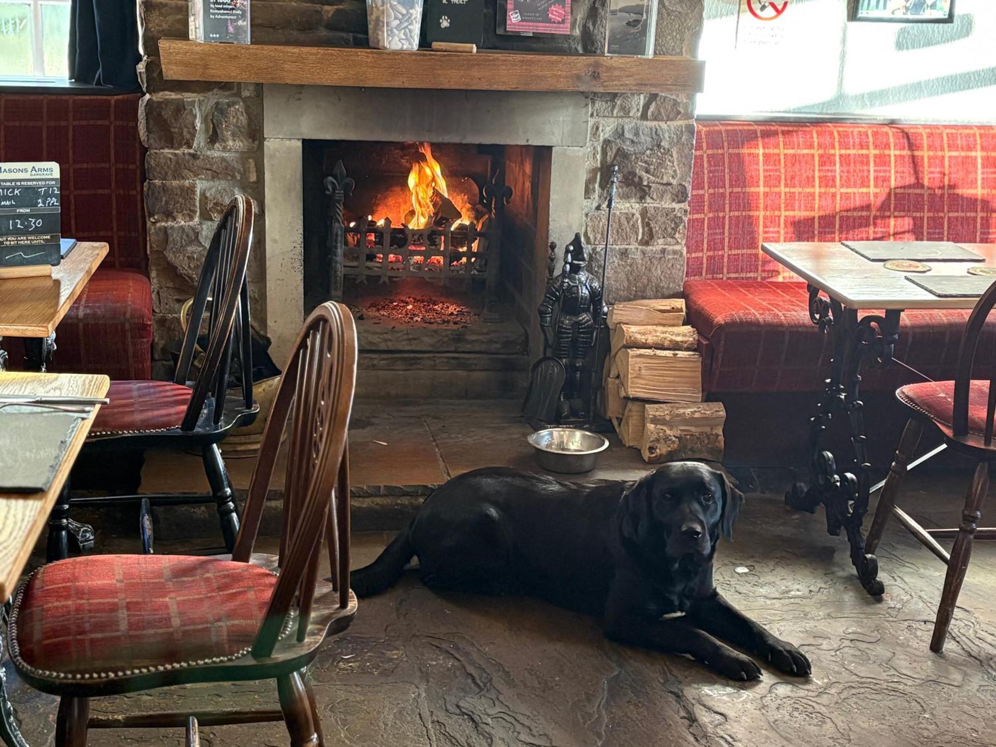 Masons Arms Hotel Gargrave Eksteriør billede